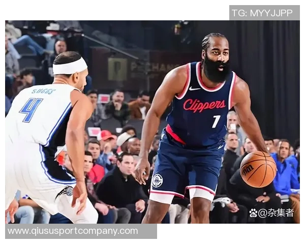 小卡表现起伏不定17投9中斩获22分8篮板6助攻三分球全失落空